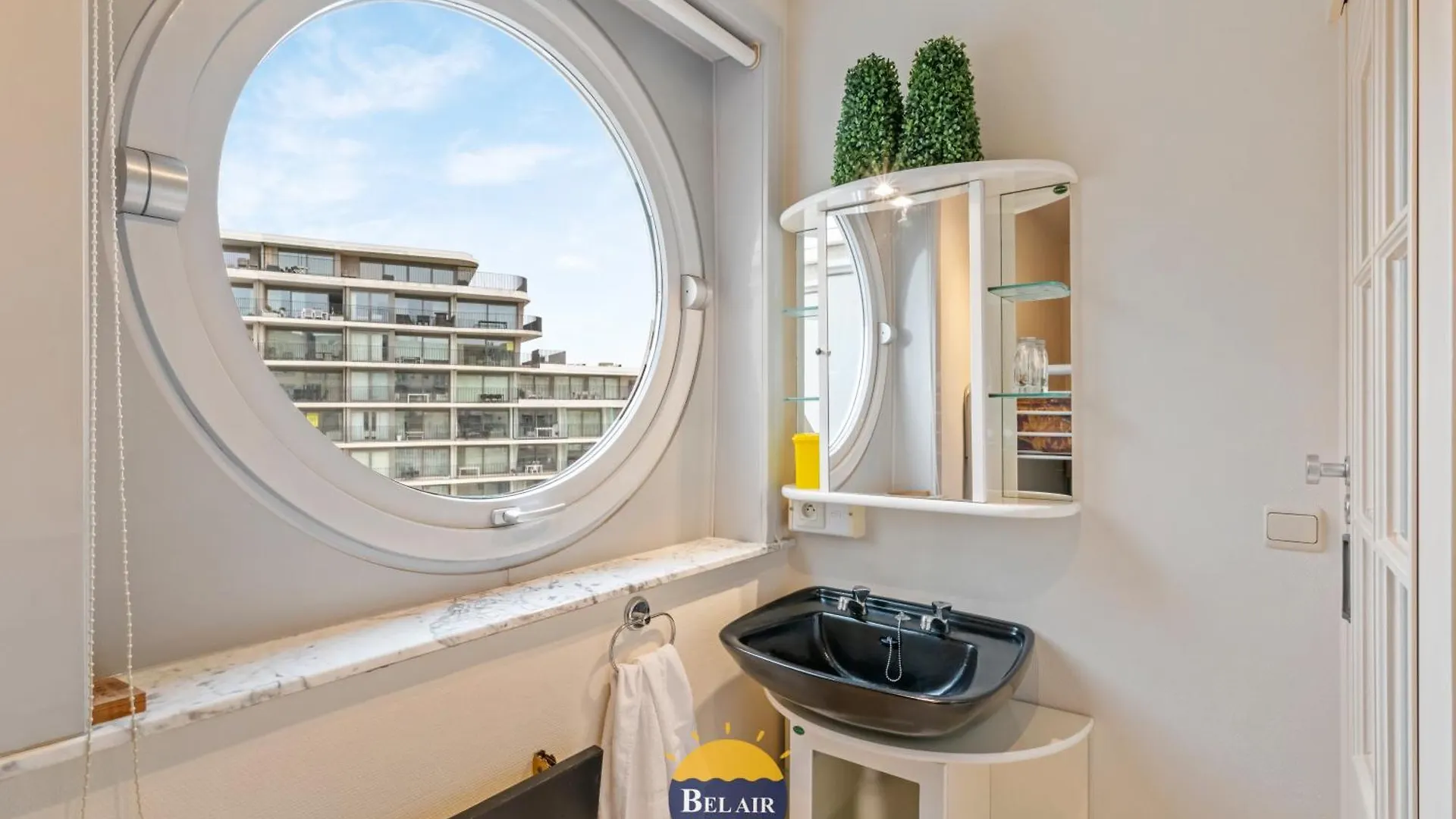 Zeezicht XIII - Cozy 2-Bedroom Apartment On The Belgian Coast With Spacious Sun Terrace And Pool T86 Ostend 0*,  Belgium