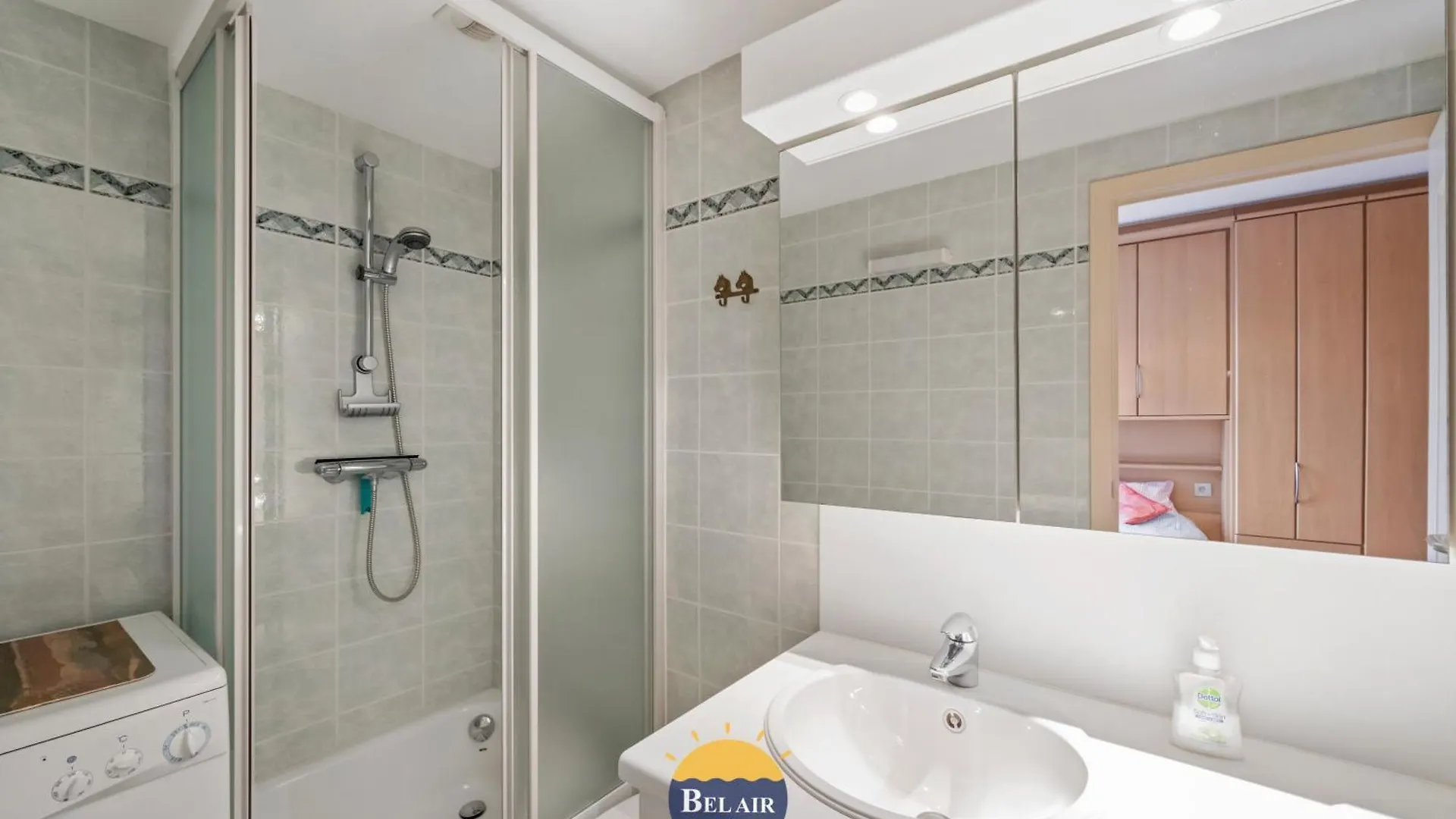 Zeezicht XIII - Cozy 2-Bedroom Apartment On The Belgian Coast With Spacious Sun Terrace And Pool T86 Ostend
